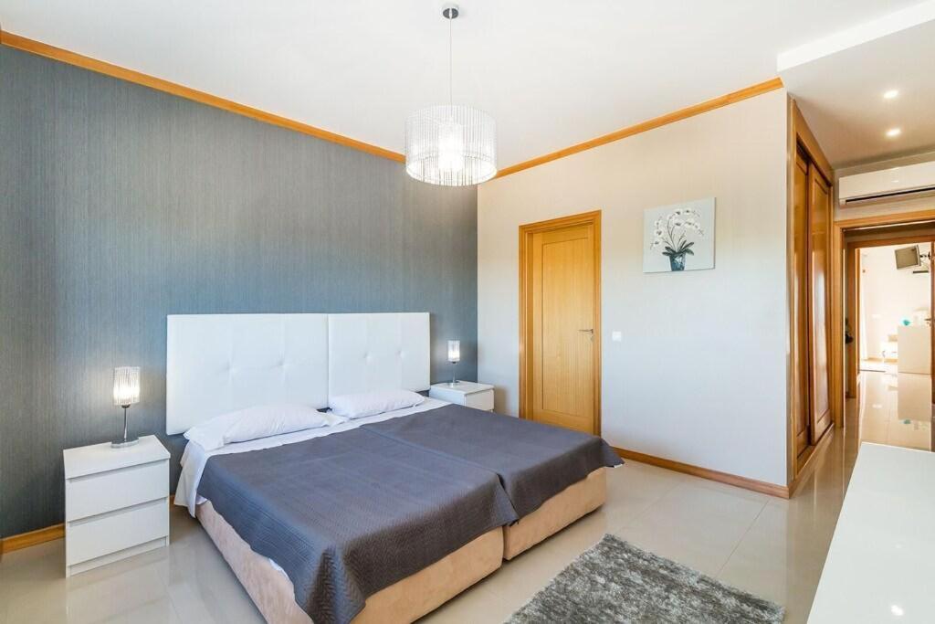 Villa Fantastic Townhouse With Pool And Sea Views Albufeira Esterno foto